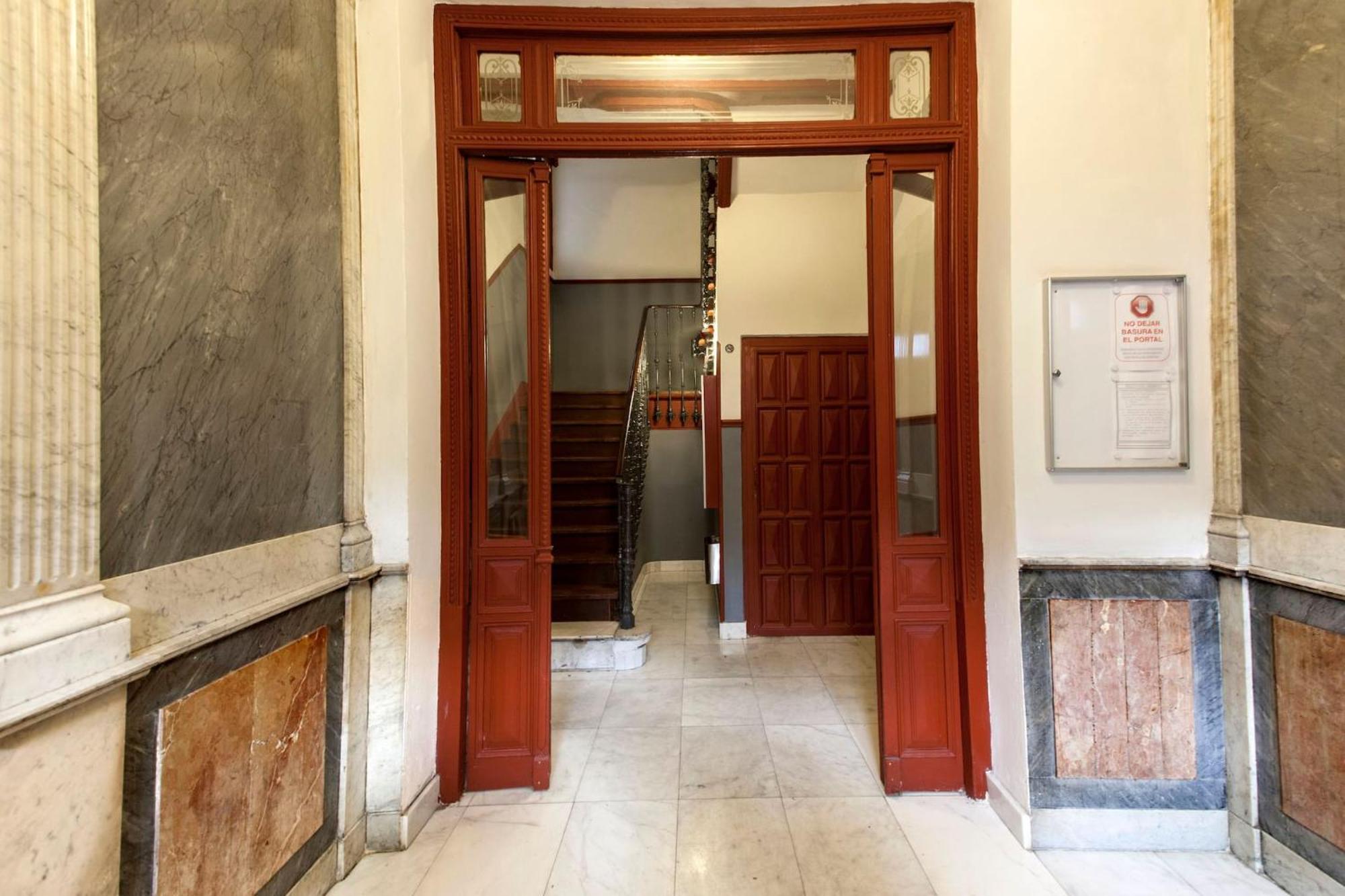 Apartamentos Day Madrid San Antonio Centro Gran Via Sol Malasana Exterior photo
