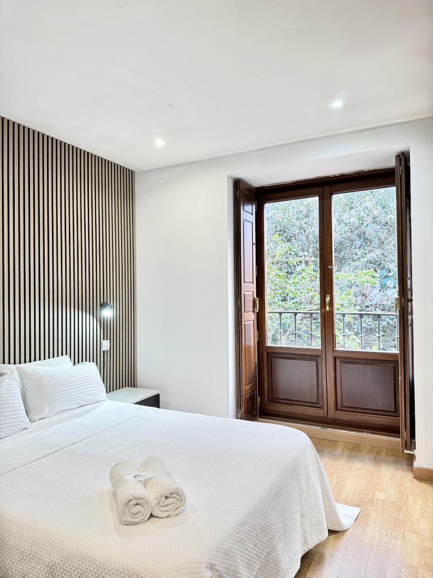 Apartamentos Day Madrid San Antonio Centro Gran Via Sol Malasana Exterior photo